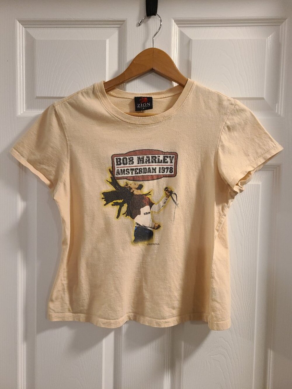 Girls Bob Marley Graphic T-Shirt Size: L Color: Cream